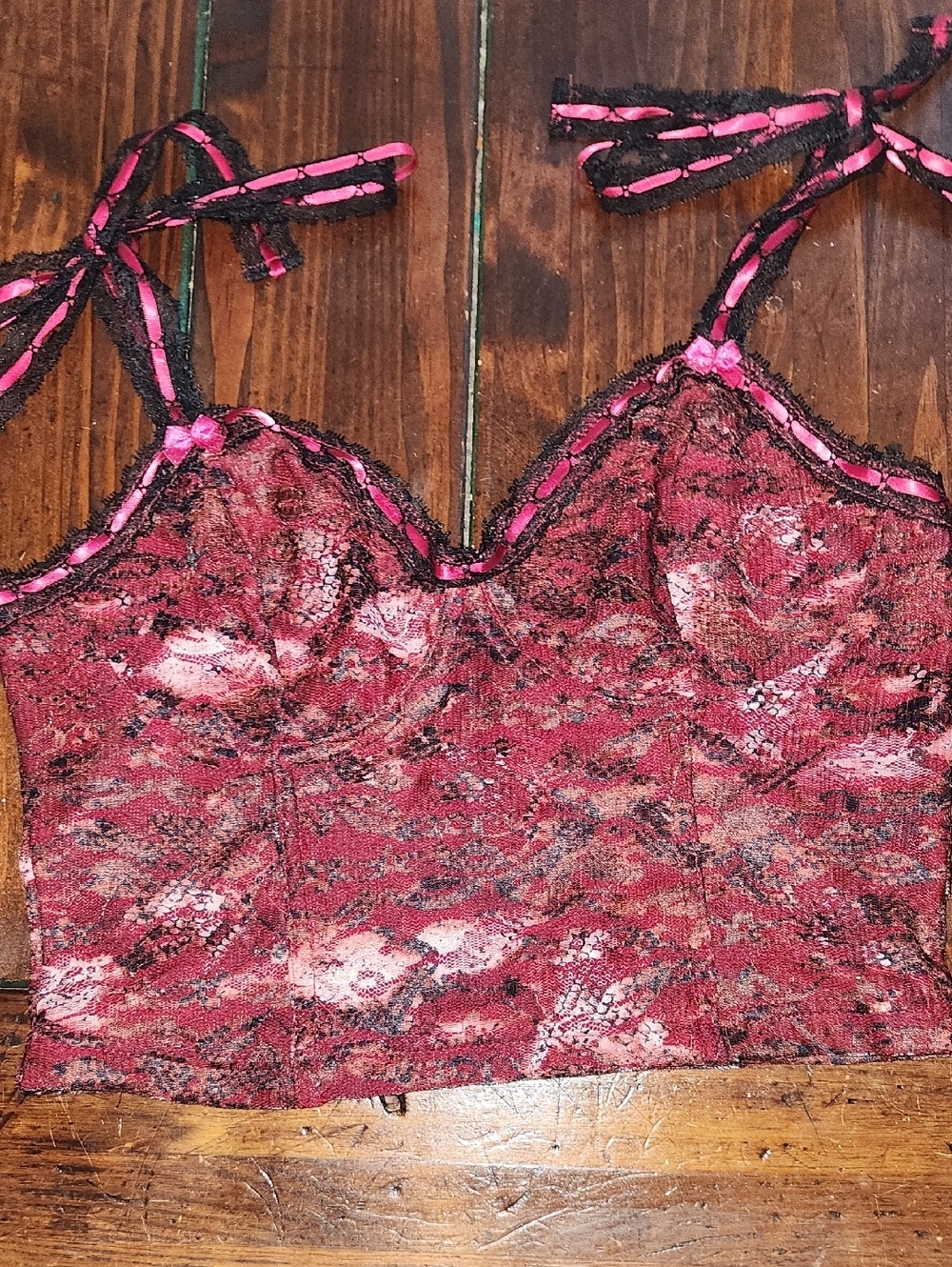 Romwe Y2K STYLE Red Lace Bralette Camisole with Black Trim SZ L